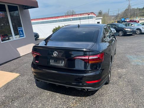 Used 2019 Volkswagen Jetta GLI image 6