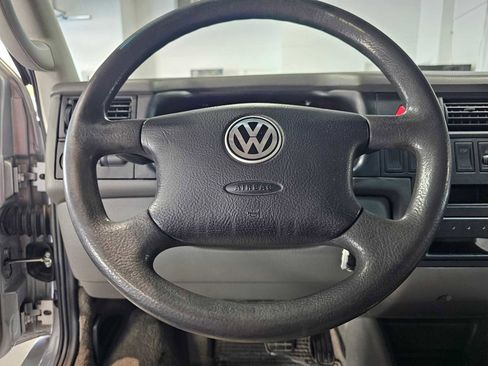 Used 2003 Volkswagen Eurovan MV image 22
