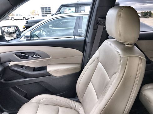 Used 2023 Chevrolet Traverse LT w/ LPO, Floor Liner Package image 22