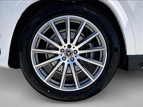 New 2026 Mercedes-Benz GLS 580 4MATIC image 14