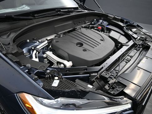 New 2026 Volvo XC60 B5 Plus w/ Protection Package Premier image 40