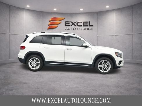 Used 2022 Mercedes-Benz GLB 250 4MATIC w/ Premium Package Lite image 10