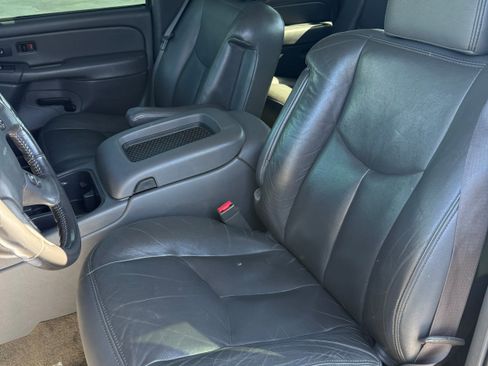 Used 2004 Chevrolet Silverado 2500 LT RWD image 11