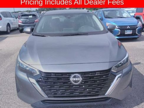 Used 2025 Nissan Sentra SV FWD image 2