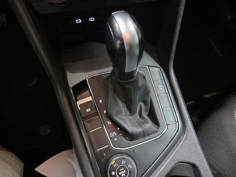 Used 2021 Volkswagen Tiguan S image 19