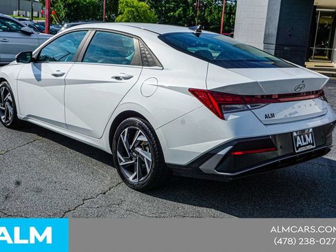 Used 2024 Hyundai Elantra Limited FWD image 4