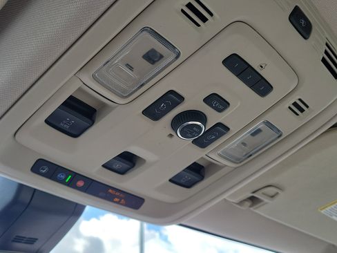 Used 2021 GMC Yukon Denali w/ Denali Premium Package image 26