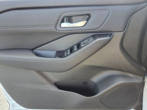New 2026 Nissan Rogue Platinum AWD/4WD image 11