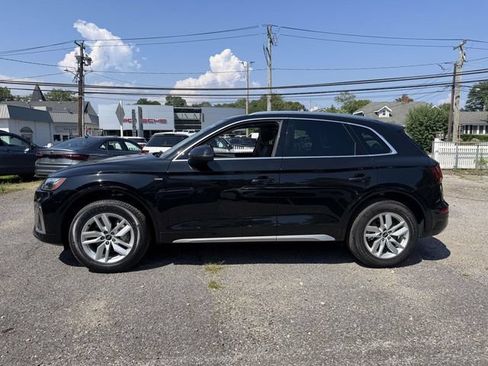 Used 2023 Audi Q5 2.0T Premium w/ Convenience Package AWD/4WD image 3