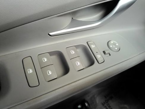 Used 2022 Hyundai Elantra SEL FWD image 29