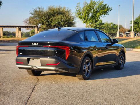 New 2025 Kia K4 LXS image 5