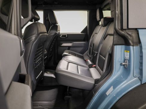 Used 2022 Ford Bronco Black Diamond w/ Sasquatch Package image 14