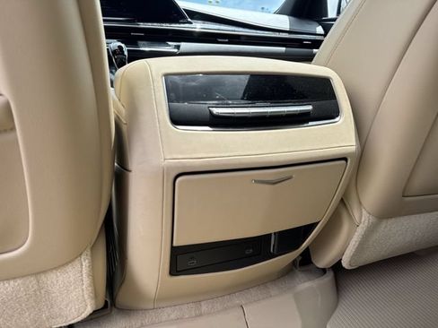 Certified 2021 Cadillac Escalade Premium Luxury AWD/4WD image 15