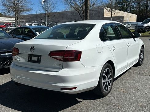 Used 2018 Volkswagen Jetta SE image 5