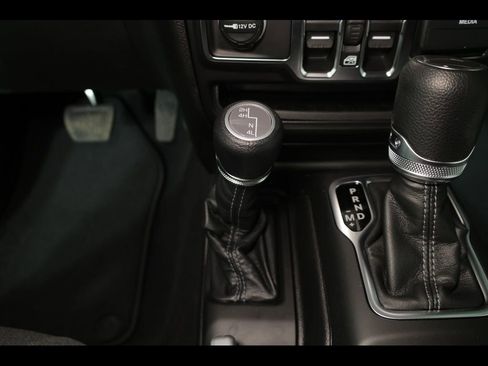 New 2026 Jeep Gladiator Sport image 17