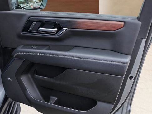 Used 2025 GMC Yukon Denali image 30