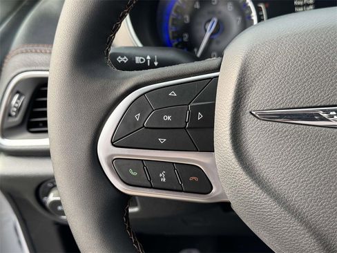 New 2026 Chrysler Pacifica Pinnacle image 23