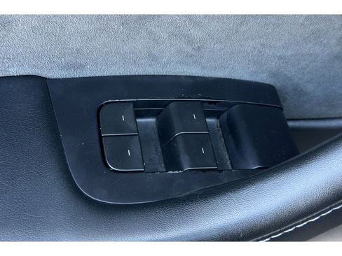 Used 2022 Tesla Model Y Long Range AWD/4WD image 12