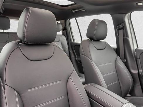 New 2026 Mercedes-Benz GLB 35 AMG 4MATIC image 30