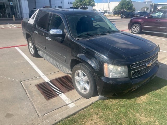 Used 2010 Chevrolet Avalanche LT w/ Texas Edition RWD image 2