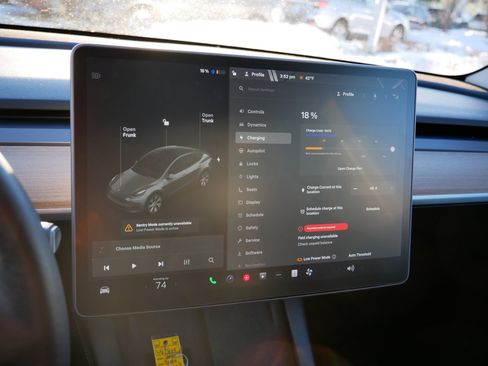Used 2021 Tesla Model Y Long Range image 23