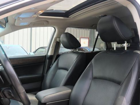 Used 2017 Subaru Outback 3.6R Limited AWD/4WD image 8