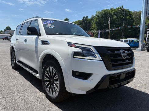 Used 2023 Nissan Armada SL w/ Midnight Edition Package AWD/4WD image 5