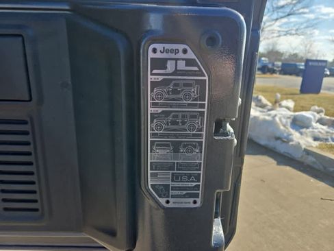 Used 2024 Jeep Wrangler Sport S w/ Convenience Group image 7