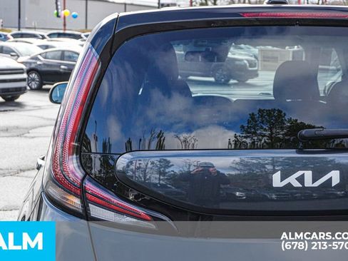 Used 2025 Kia Soul LX w/ LX Technology Package image 12