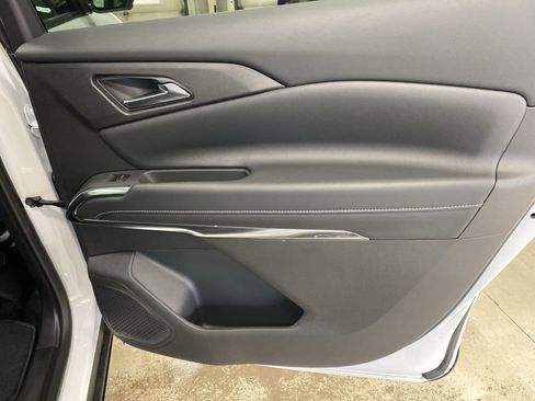 New 2026 Chevrolet Traverse LT w/ Midnight/Sport Edition image 13