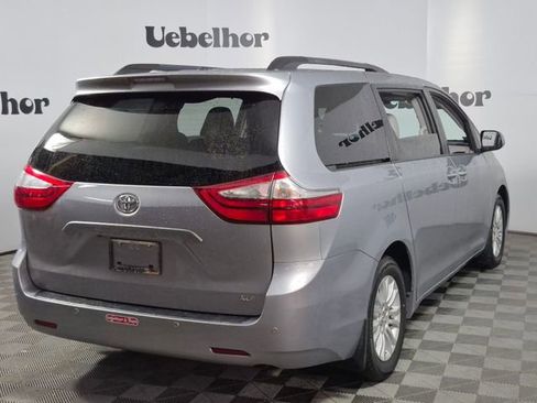 Used 2016 Toyota Sienna XLE Premium image 7