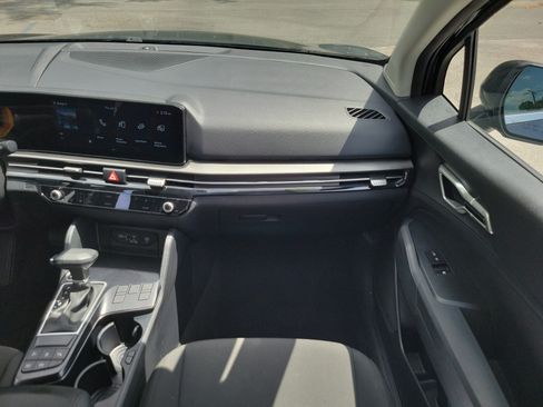 Used 2026 Kia Sportage LX FWD image 21