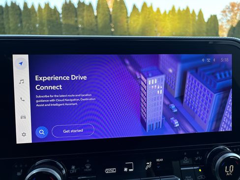 Used 2024 Toyota Highlander XLE image 27