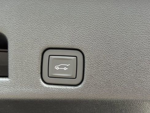 New 2026 Chevrolet Traverse Z71 w/ Driver Confidence Package AWD/4WD image 16