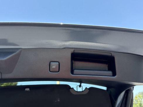 Used 2025 Ford Escape SE FWD image 18