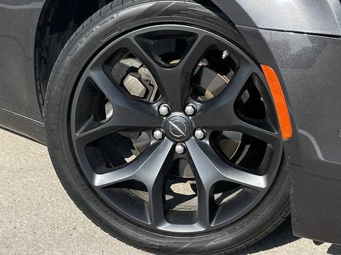 Used 2022 Chrysler 300 S w/ Comfort Group RWD image 9