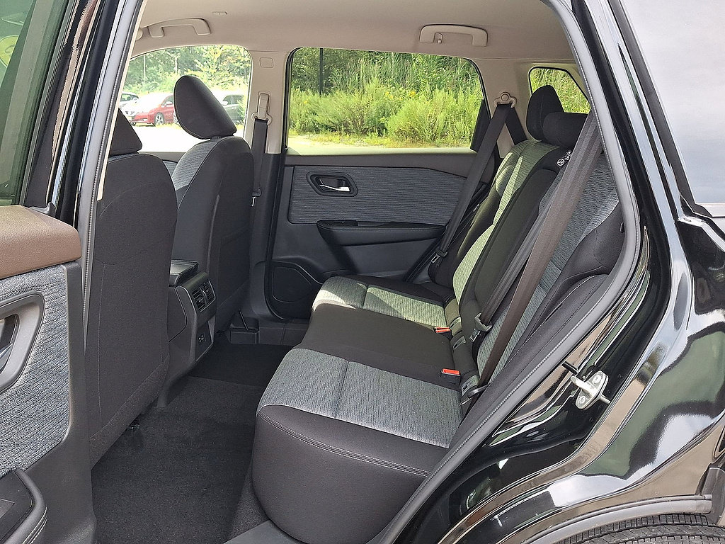 Certified 2023 Nissan Rogue SV AWD/4WD image 19