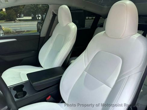 Used 2024 Tesla Model Y 2WD image 7
