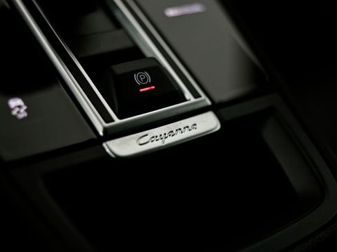 Used 2023 Porsche Cayenne image 41