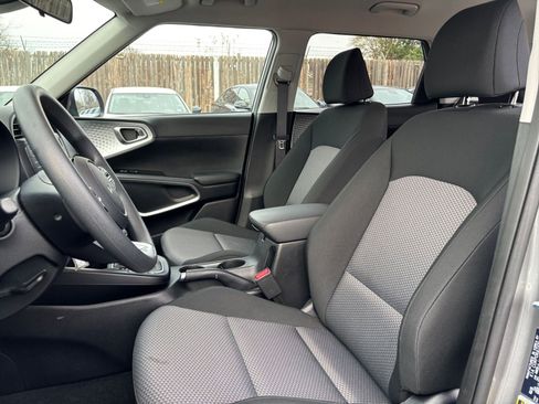 Used 2025 Kia Soul LX w/ LX Technology Package image 21
