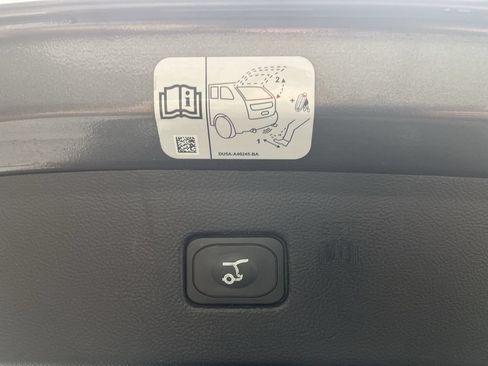 Certified 2019 Ford Edge Titanium w/ Equipment Group 301A FWD image 35