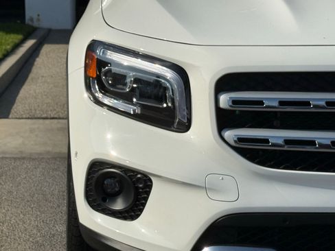 Used 2022 Mercedes-Benz GLB 250 w/ Premium Package Lite image 7