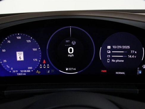 Used 2025 Porsche Macan 4 Electric image 16