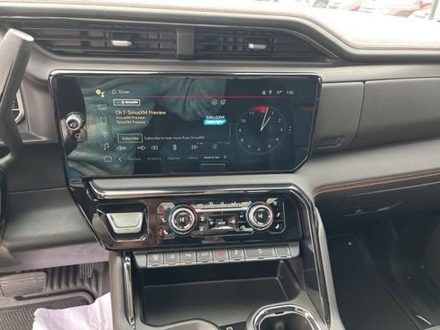 Used 2024 GMC Sierra 2500 AT4 w/ AT4 Premium Plus Package image 15