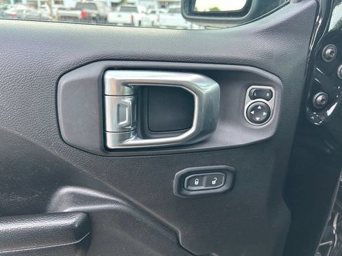 Used 2024 Jeep Wrangler Unlimited Rubicon 4xe AWD/4WD image 18
