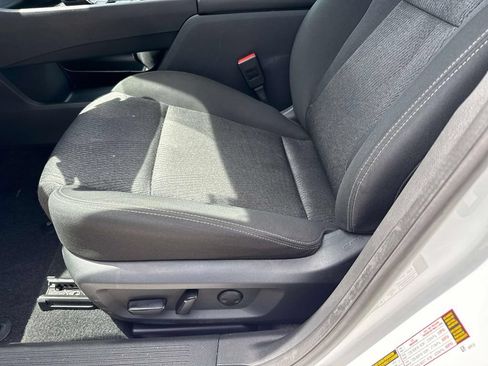 Used 2024 Nissan Rogue SV FWD image 16