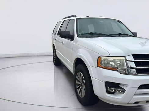 Used 2016 Ford Expedition XLT RWD image 2
