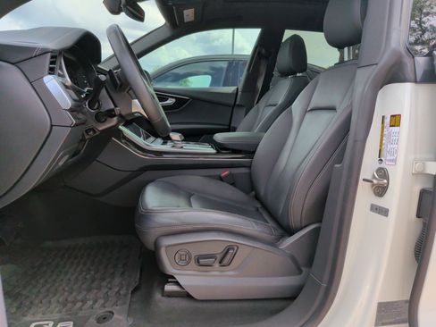Certified 2024 Audi Q8 Premium w/ Black Optic Package AWD/4WD image 17