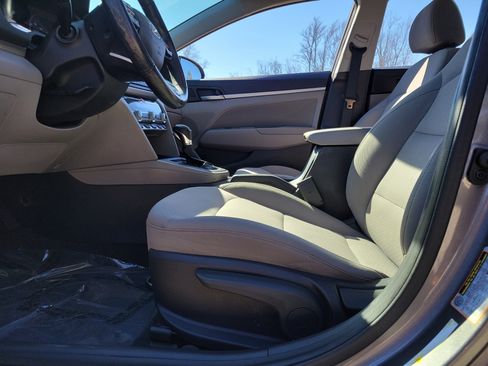 Used 2020 Hyundai Elantra Value Edition w/ Winter Weather Package image 16