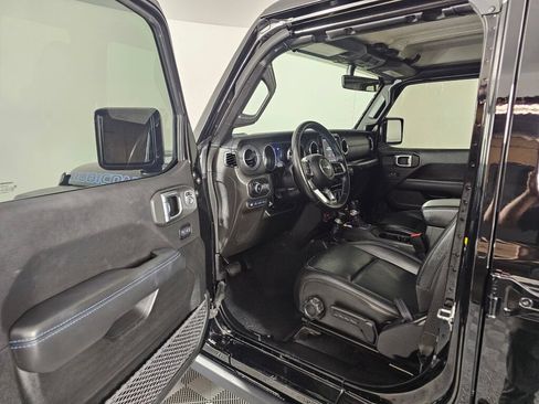 Used 2022 Jeep Wrangler Unlimited Rubicon 4xe w/ Cold Weather Group AWD/4WD image 21